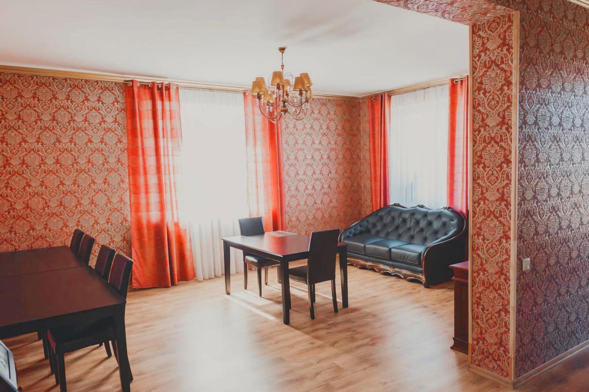 Family Hotel Daugavpils Exteriör bild